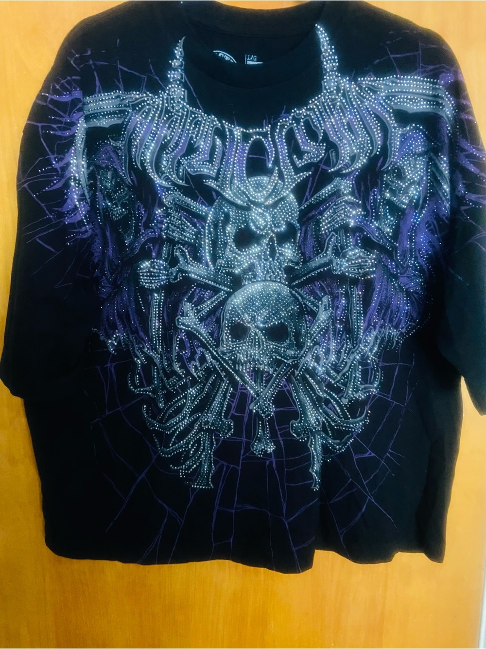 💜☠️🖤AFFLICTION SIZE L Black Tee w/Purple Skull Web Graphic & Stud Accents NWOT - Picture 2 of 6